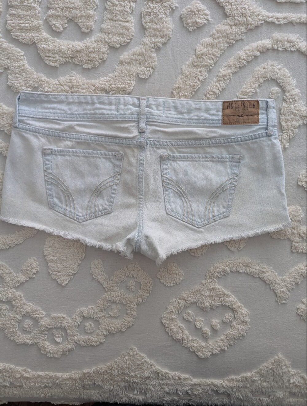 Hollister Low Rise Mini Micro Shorts Denim Jean Crochet Lace Size 9 - Picture 6 of 10